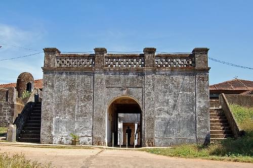 Madikeri Fort cabs