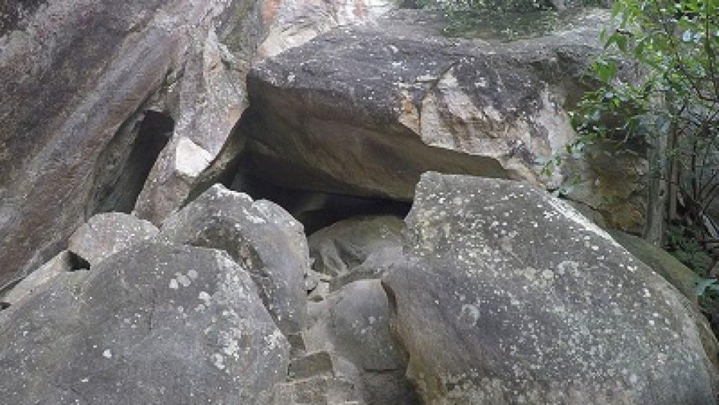 edakkal caves wayanad cabs service