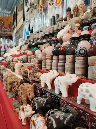 Anjuna Flea Market cabs